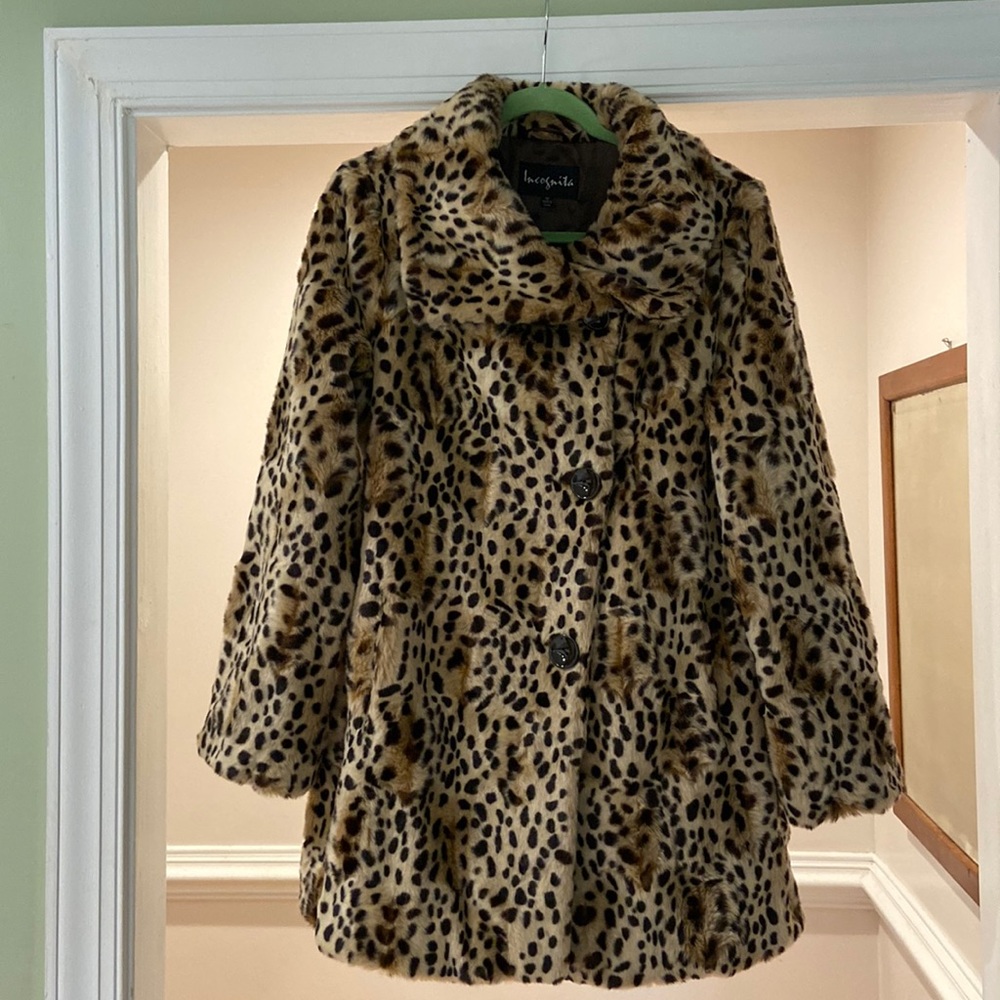 Vintage Incognito leaps rd animal print Faux